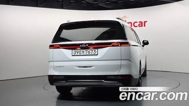 Kia Carnival 2023 — Photo 3/20