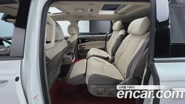 Kia Carnival 2023 — Photo 17/20