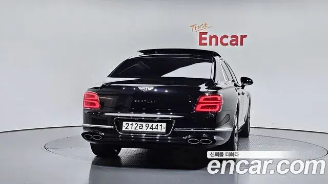 Bentley Flying Spur 2022 — Photo 3/39