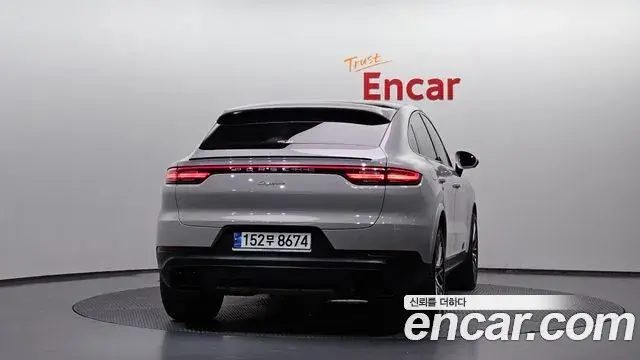 Porsche Cayenne 2022 — Şəkil 27/31