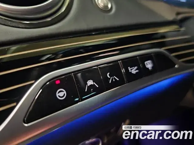 Mercedes-Benz S-Class 2020 — Photo 2/20