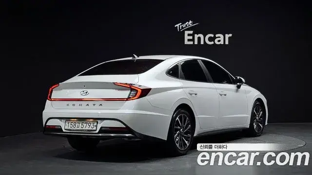 Hyundai Sonata 2019 — Фото 2/20