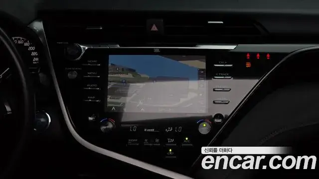 Toyota Camry 2018 — Photo 27/36