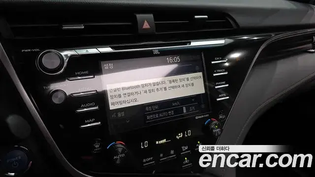 Toyota Camry 2018 — Photo 32/36
