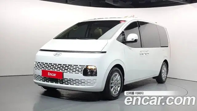 Hyundai Staria 2025 — Şəkil 16/20