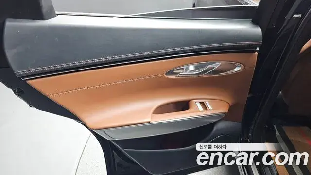 Genesis GV70 2021 — Şəkil 13/34
