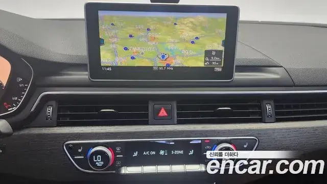 Audi A4 2019 — ფოტო 15/20