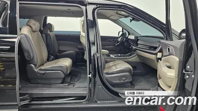Kia Carnival 2024 — ფოტო 18/32