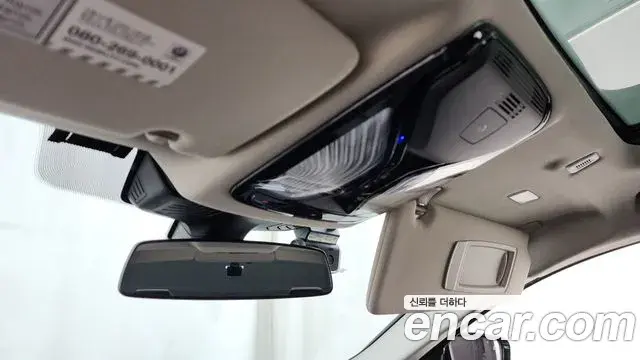 BMW 5 Series 2018 — ფოტო 25/34