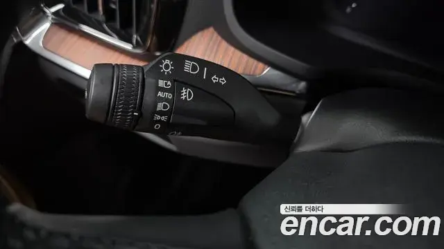 Volvo S60 2022 — Photo 6/30