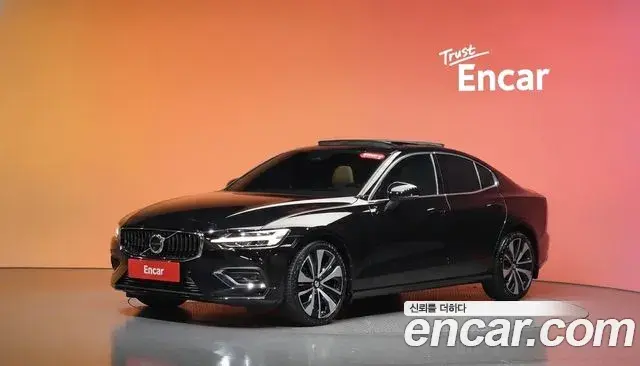 Volvo S60 2022 — Photo 8/30