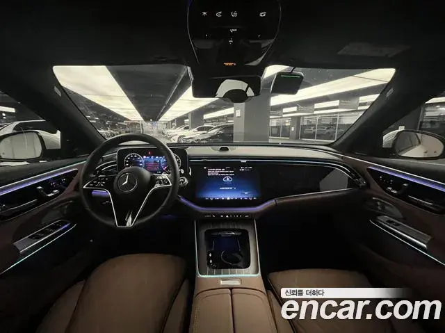 Mercedes-Benz E-Class 2026 — Photo 18/18
