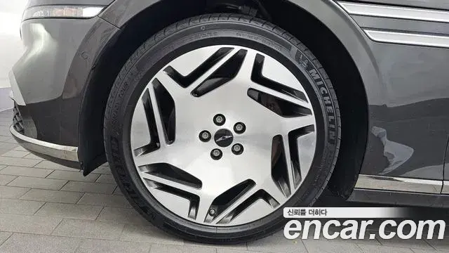 Genesis G90 2022 — Photo 6/20