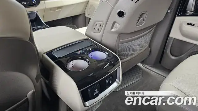 Kia Carnival 2025 — Фото 17/20