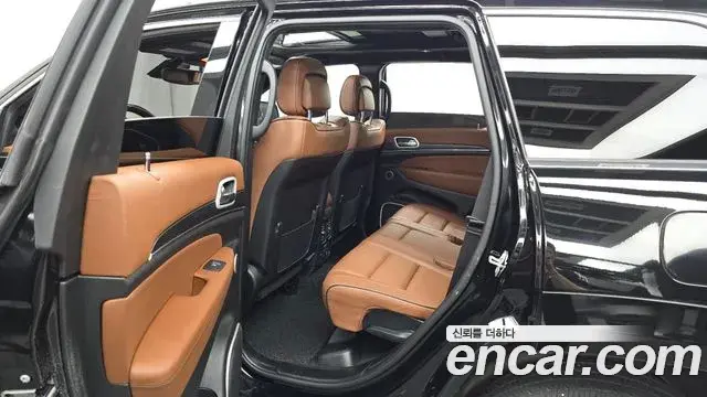 Jeep Grand Cherokee 2021 — Photo 28/37