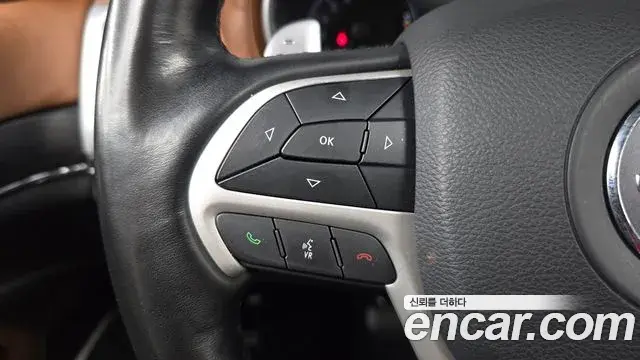 Jeep Grand Cherokee 2021 — Photo 20/37