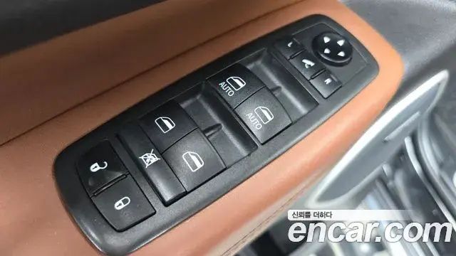 Jeep Grand Cherokee 2021 — Photo 32/37