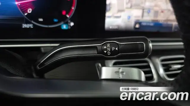 Mercedes-Benz GLE-Class 2023 — Photo 10/37