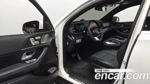 Mercedes-Benz GLE-Class 2023 — Photo 19/37