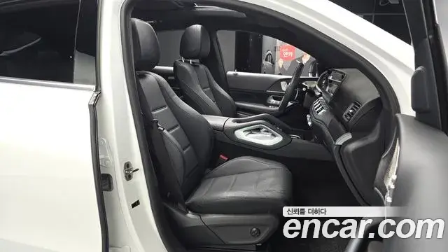 Mercedes-Benz GLE-Class 2023 — Photo 33/37