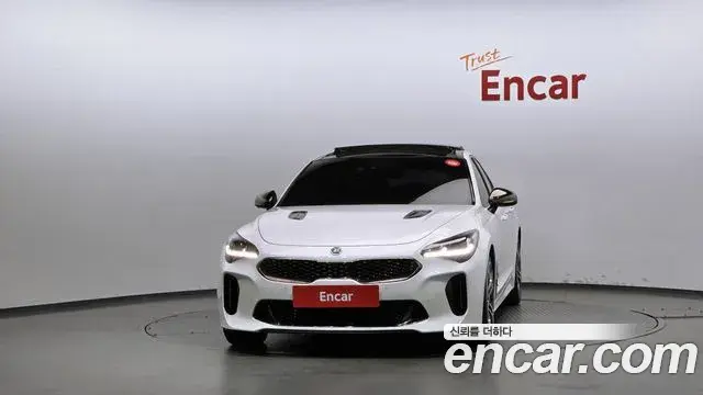Kia Stinger 2018 — Фото 3/20