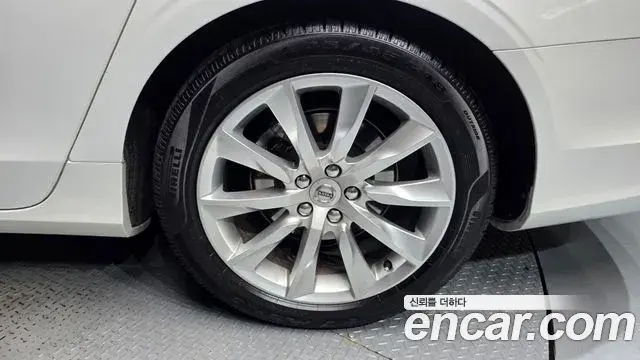 Volvo S90 2018 — Photo 19/35