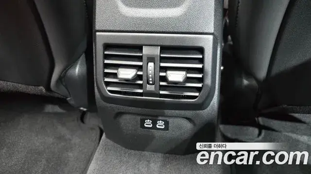 BMW 1 Series 2025 — Photo 24/30