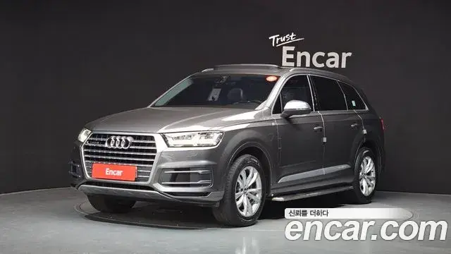 Audi Q7 2019 — Фото 1/20