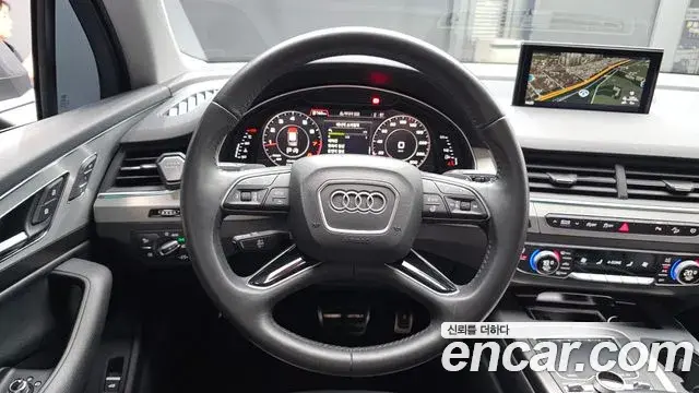 Audi Q7 2019 — Фото 12/20