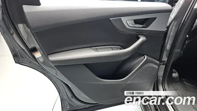 Audi Q7 2019 — Photo 21/30
