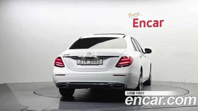 Mercedes-Benz E-Class 2018 — Фото 4/20
