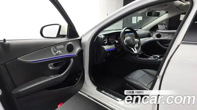 Mercedes-Benz E-Class 2018 — Фото 10/20