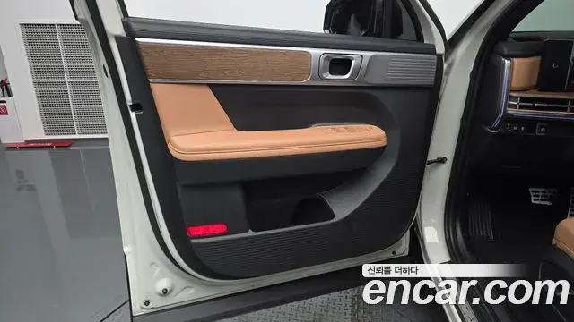 Hyundai Santa Fe 2025 — ფოტო 4/33