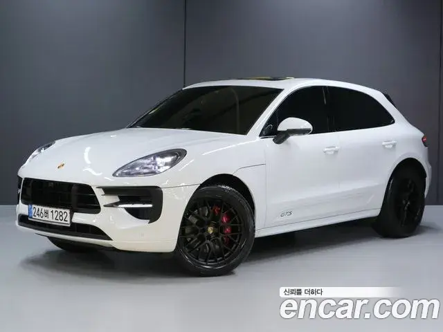 Porsche Macan 2020 — Photo 7/20