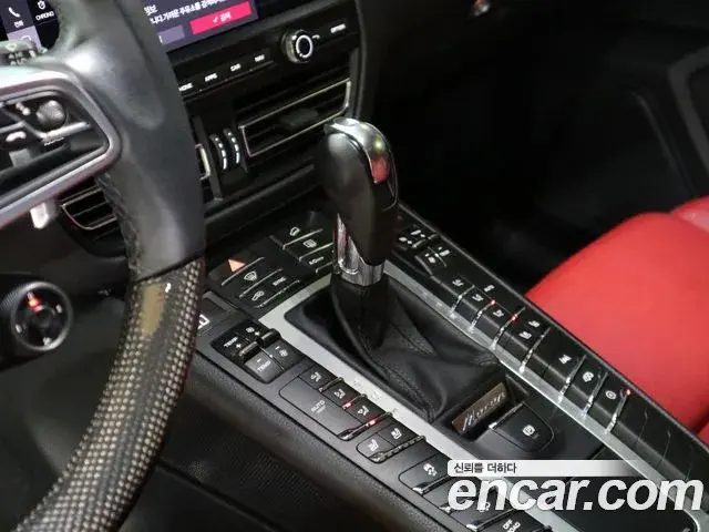 Porsche Macan 2020 — Photo 15/20
