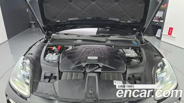 Porsche Cayenne 2023 — Photo 11/36