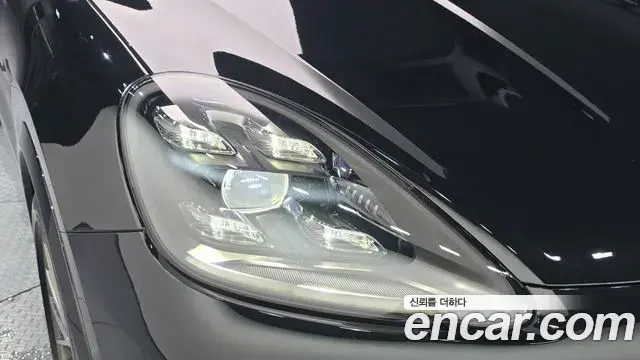 Porsche Cayenne 2023 — Photo 6/36