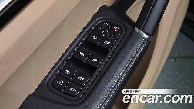 Porsche Cayenne 2023 — Photo 15/36