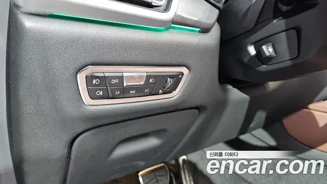BMW X6 2020 — Şəkil 28/35