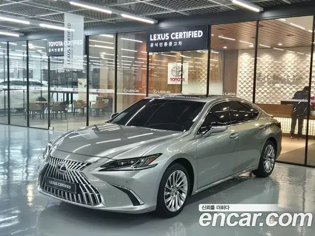 Lexus ES300h 2025 — Photo 3/19