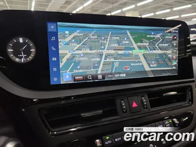 Lexus ES300h 2025 — Photo 16/19