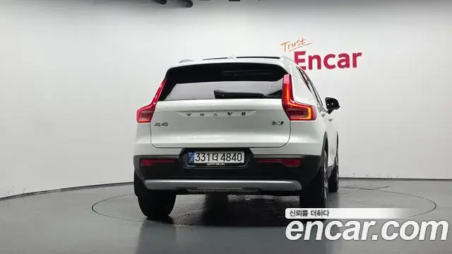 Volvo XC40 2024 — Photo 14/31