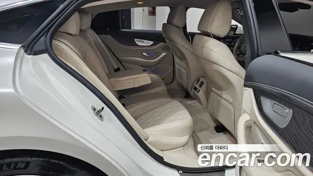 Mercedes-Benz AMG GT 2023 — Фото 11/20