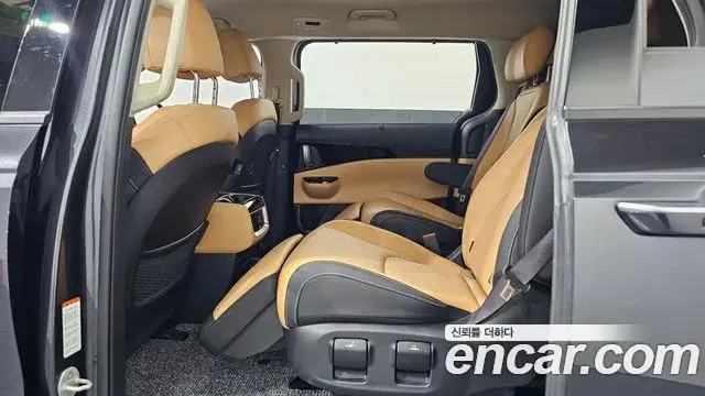 Kia Carnival 2022 — Şəkil 22/37