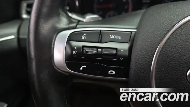 Kia K5 2020 — ფოტო 23/32