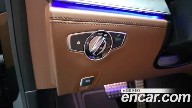 Mercedes-Benz AMG GT 2023 — ფოტო 13/35