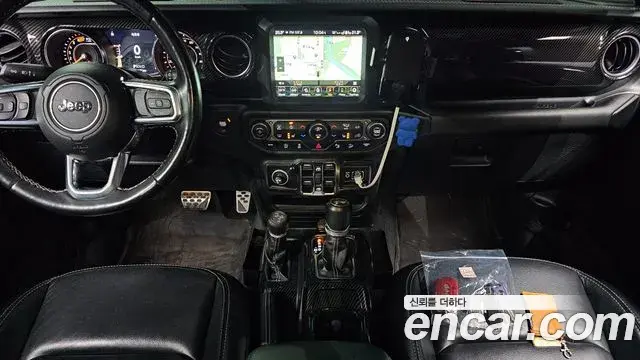 Jeep Wrangler 2020 — Photo 17/20