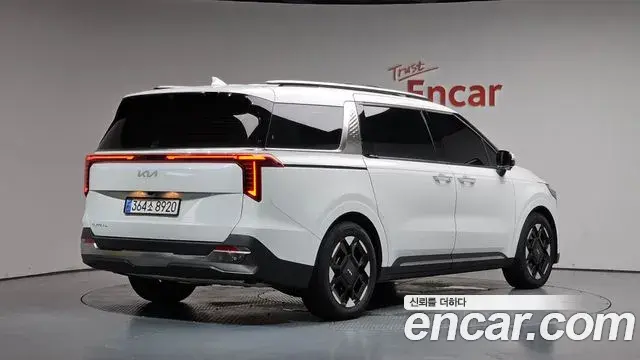 Kia Carnival 2023 — Şəkil 3/38