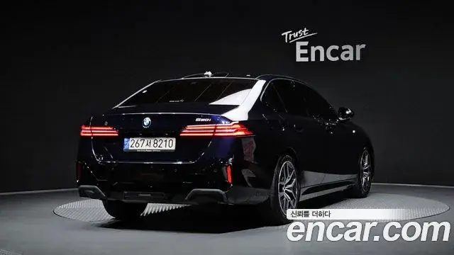 BMW 5 Series 2023 — ფოტო 2/20