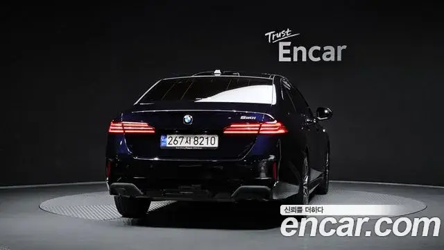 BMW 5 Series 2023 — ფოტო 4/20